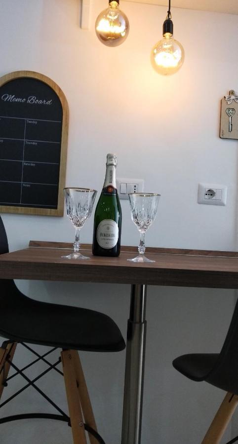 Relais Divi Apartment Castellammare di Stabia Bagian luar foto