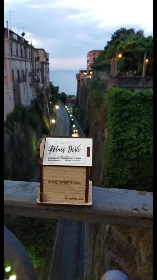 Relais Divi Apartment Castellammare di Stabia Bagian luar foto